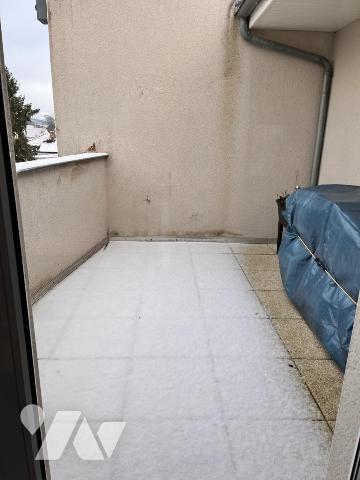 Appartement de type 3 avec terrasse, cave et garage. Locataire en place.