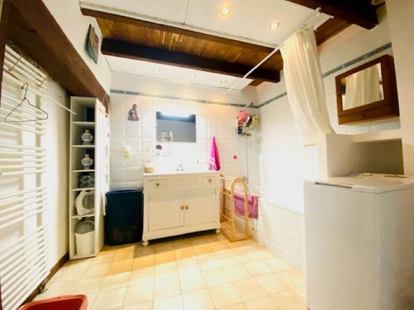 Maison de village 6 pièces, 2 terrasses, 2 caves