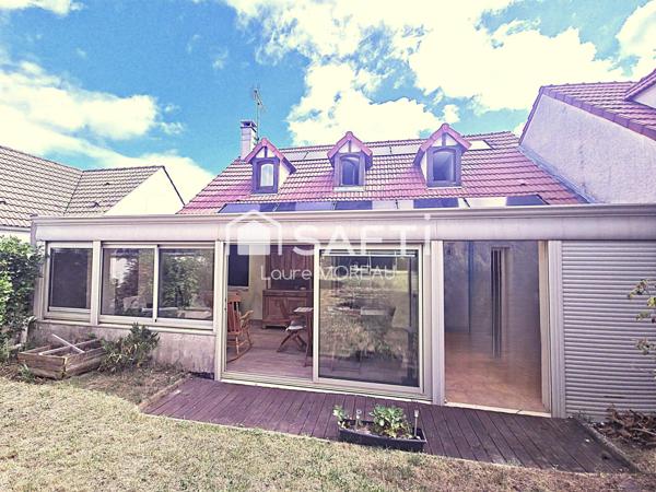 Maison familiale entre ville et campagne