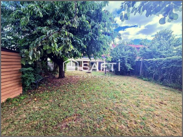 Maison familiale entre ville et campagne