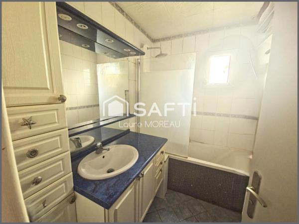 Maison familiale entre ville et campagne