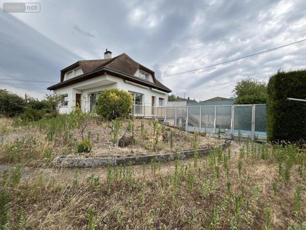 Maison à vendre à Connerré dans la Sarthe (72160), ref : 72033-342