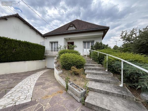 Maison à vendre à Connerré dans la Sarthe (72160), ref : 72033-342