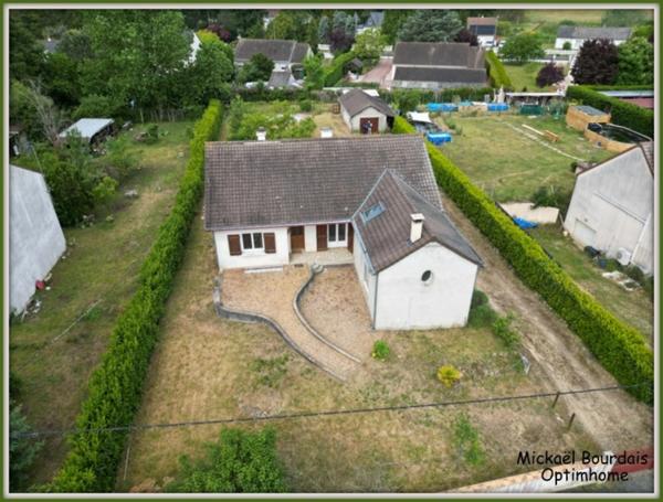 Pavillon sur sous-sol avec dépendances – Channay-sur-Lathan (37)