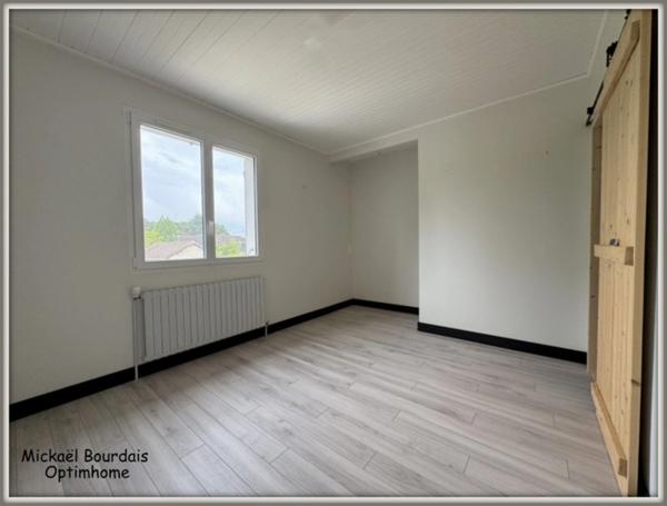 Pavillon sur sous-sol avec dépendances – Channay-sur-Lathan (37)