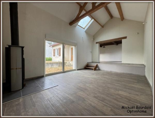 Pavillon sur sous-sol avec dépendances – Channay-sur-Lathan (37)