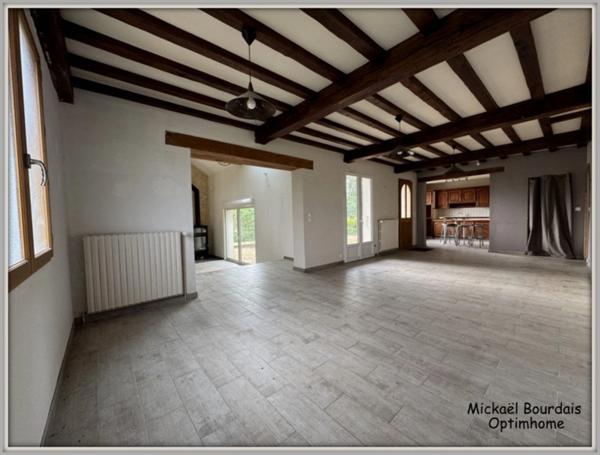 Pavillon sur sous-sol avec dépendances – Channay-sur-Lathan (37)