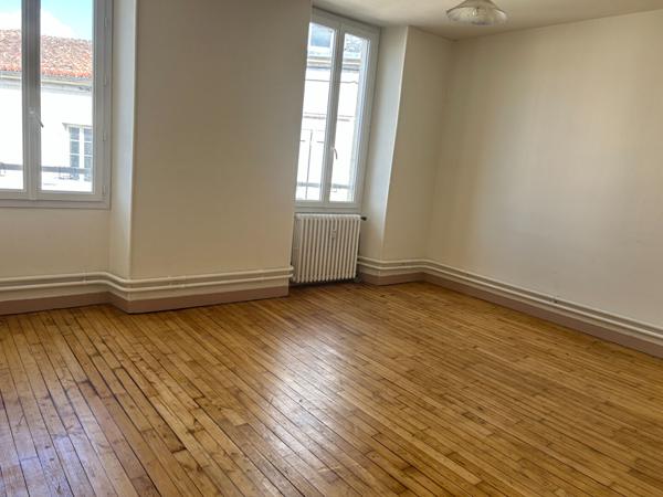Appartement T2 avec pièce annexe - Mareuil-en-Périgord