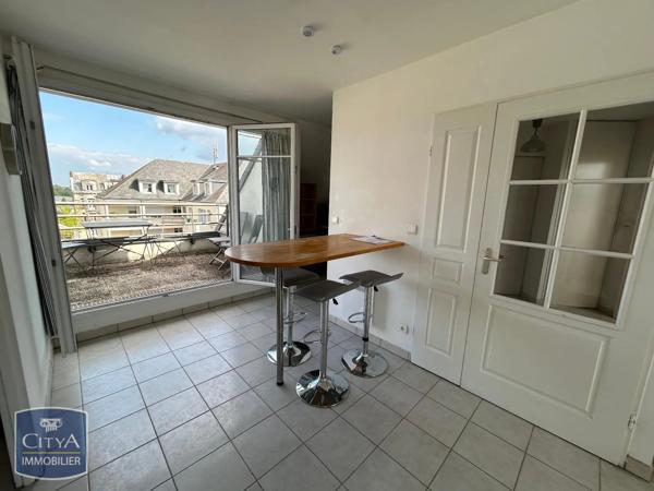 Appartement à louer 2 pièces 53.52m² Saint-Quentin (02100)