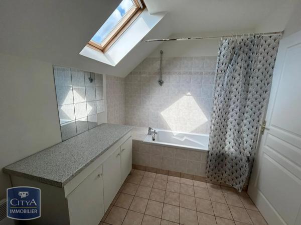 Appartement à louer 2 pièces 53.52m² Saint-Quentin (02100)