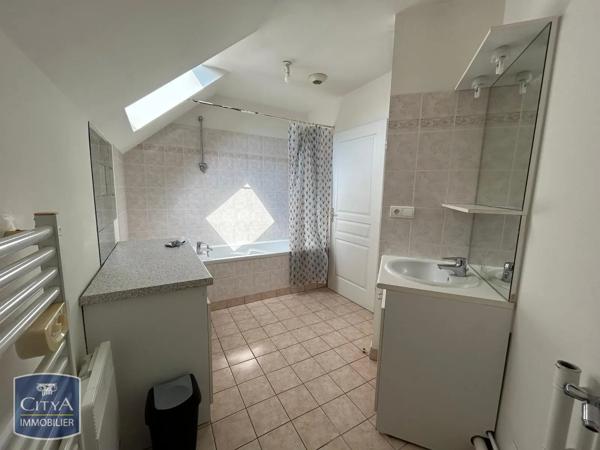Appartement à louer 2 pièces 53.52m² Saint-Quentin (02100)