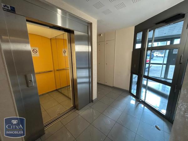 Appartement à louer 2 pièces 53.52m² Saint-Quentin (02100)