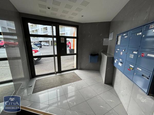 Appartement à louer 2 pièces 53.52m² Saint-Quentin (02100)