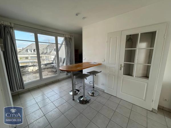 Appartement à louer 2 pièces 53.52m² Saint-Quentin (02100)