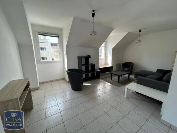 Appartement à louer 2 pièces 53.52m² Saint-Quentin (02100)