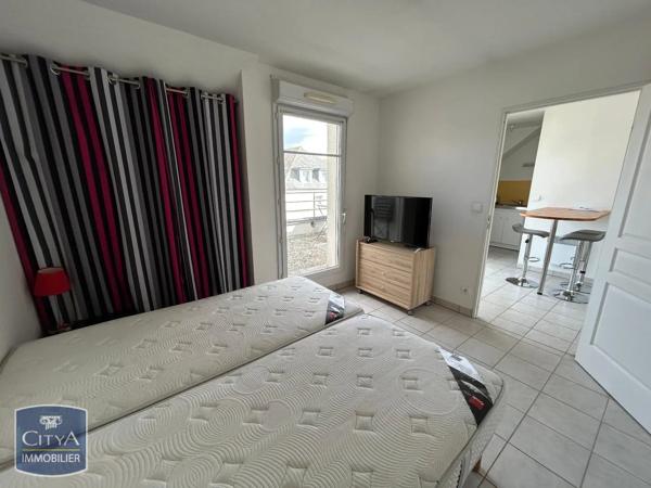 Appartement à louer 2 pièces 53.52m² Saint-Quentin (02100)
