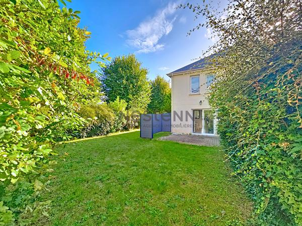 Maison récente à VENDRE avec garage, à deux pas du bourg et proche plage.