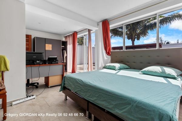 Maison rénovée 220m2 sur deux niveaux avec piscine