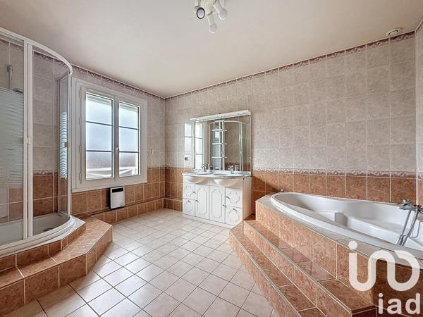 Maison 8 pièces de 153 m² à Saint-Chéron (91530)