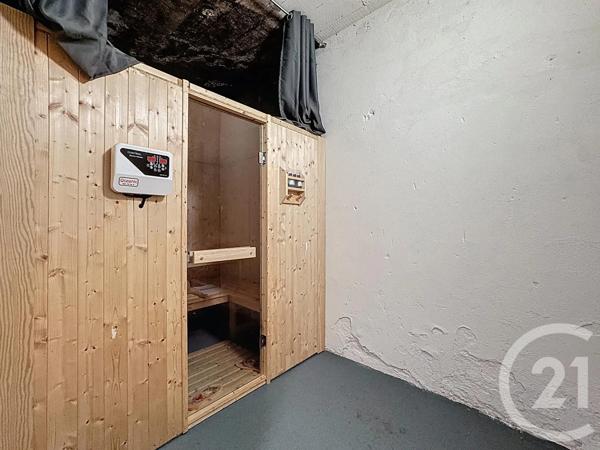 Immeuble à vendre  913 m 2   BREST  - 29