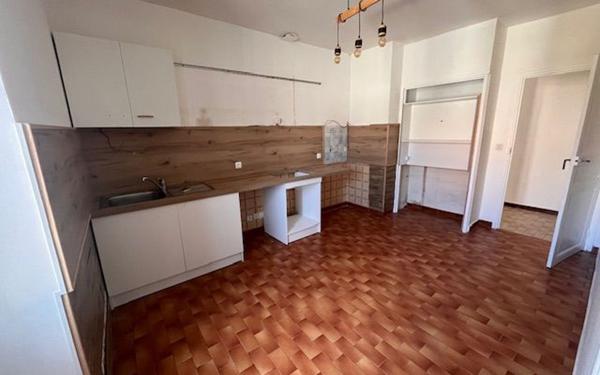 Appartement à louer    4 pièces •  Les Vans