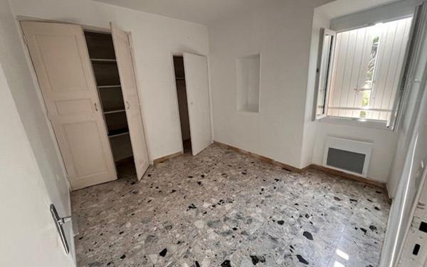 Appartement à louer    4 pièces •  Les Vans