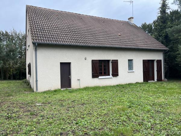 Loudun (86200) ref 66536 LOUDUN Centre , au calme ! maison de 1986 5 chambres sur terrain constructible de 1900m² environ