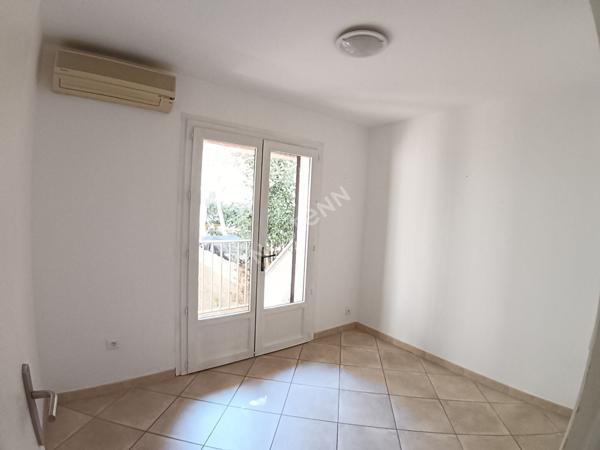 Appartement T3 de 59 m² en rez de jardin, traversant ouvrant sur 2 jardins