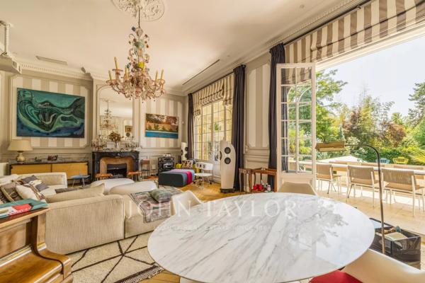 Hôtel Particulier - 4 chambres - Climatisation - Jardin - Piscine - Meublé - Quartier Saint Seurin