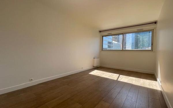 Appartement à louer    3 pièces • 78,70 m2 Puteaux