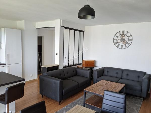 Chambre en colocation dans appartement refait à neuf !