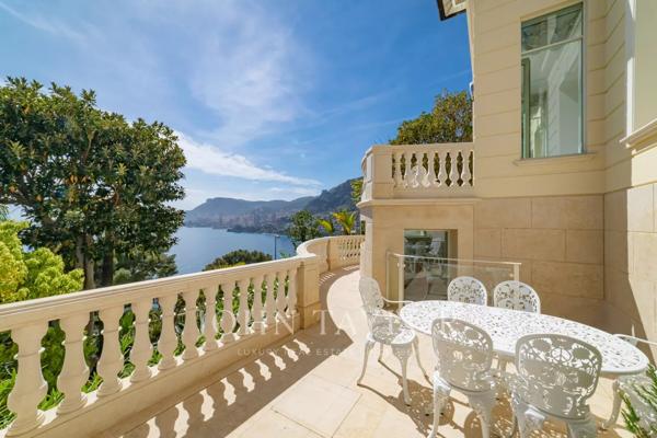 Roquebrune Cap martin - luxueuse Villa 5 chambres - piscine - vue mer panoramique - vaste garage