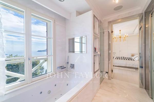 Roquebrune Cap martin - luxueuse Villa 5 chambres - piscine - vue mer panoramique - vaste garage