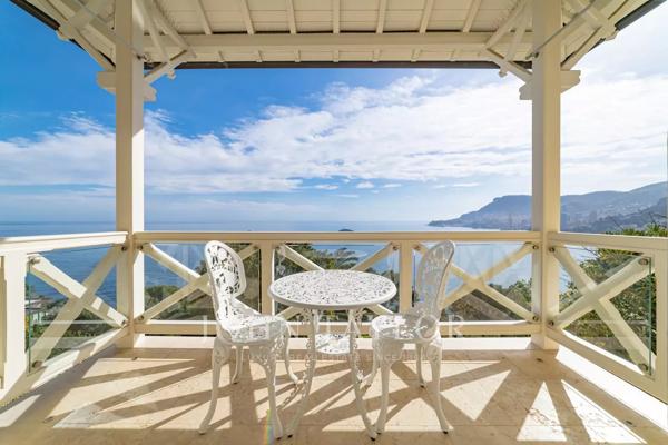 Roquebrune Cap martin - luxueuse Villa 5 chambres - piscine - vue mer panoramique - vaste garage