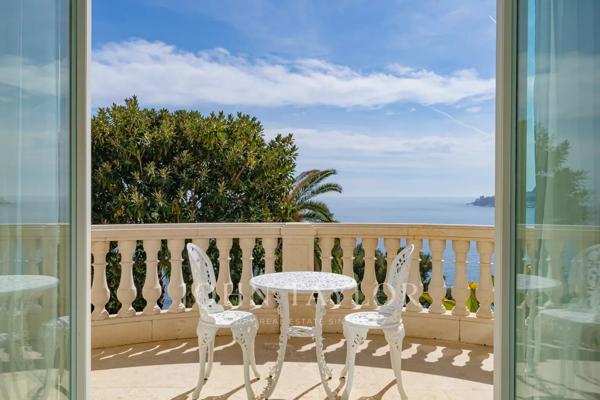 Roquebrune Cap martin - luxueuse Villa 5 chambres - piscine - vue mer panoramique - vaste garage