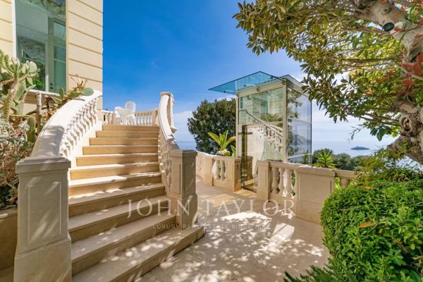 Roquebrune Cap martin - luxueuse Villa 5 chambres - piscine - vue mer panoramique - vaste garage