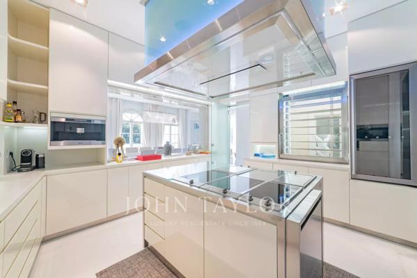 Roquebrune Cap martin - luxueuse Villa 5 chambres - piscine - vue mer panoramique - vaste garage