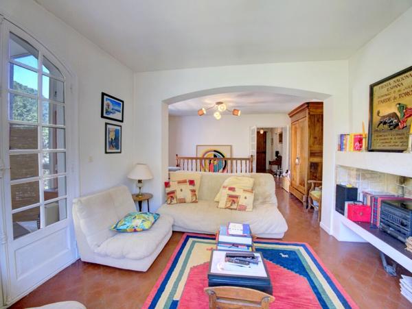 Maison Sete 6 pièce(s) 216 m2