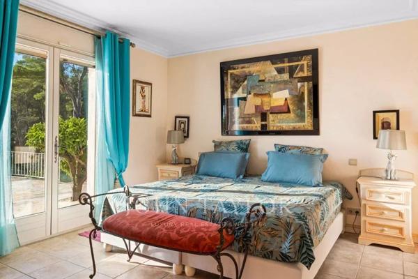 Charmante villa provençale de plain-pied avec belle vue dégagée
