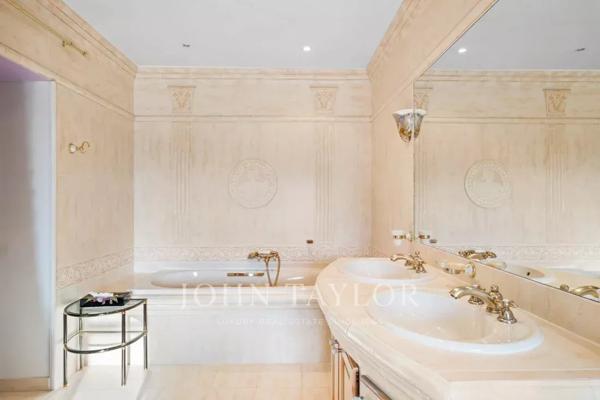 Charmante villa provençale de plain-pied avec belle vue dégagée