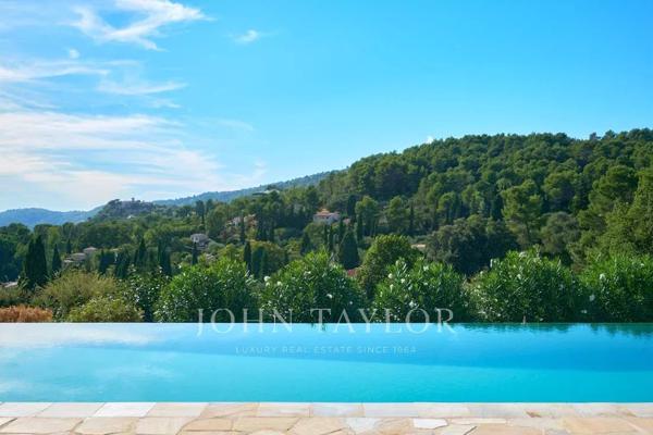 Charmante villa provençale de plain-pied avec belle vue dégagée