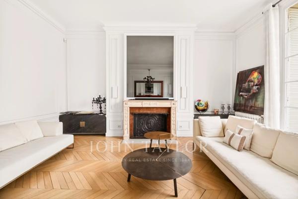DUPLEX FAMILIAL – DERNIERS ÉTAGES – BALCONS FILANTS