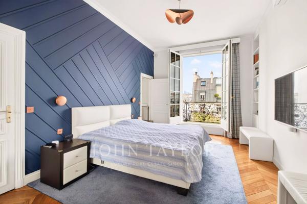 DUPLEX FAMILIAL – DERNIERS ÉTAGES – BALCONS FILANTS