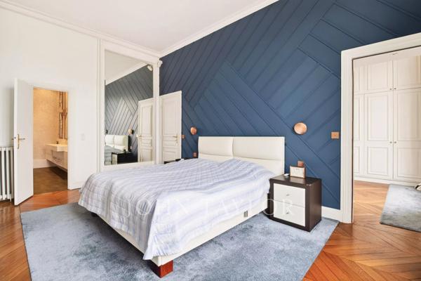 DUPLEX FAMILIAL – DERNIERS ÉTAGES – BALCONS FILANTS