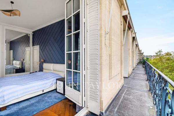 DUPLEX FAMILIAL – DERNIERS ÉTAGES – BALCONS FILANTS