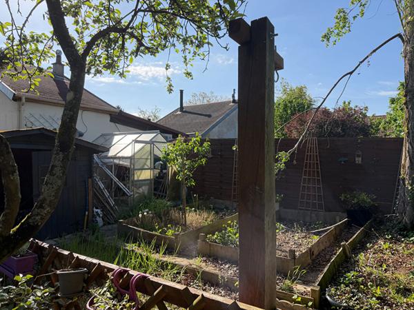 A VENDRE - Maison 5 pièce(s) 120 m2 à MEAUX, garage et jardin.