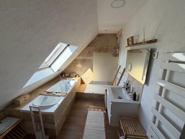 A VENDRE - Maison 5 pièce(s) 120 m2 à MEAUX, garage et jardin.