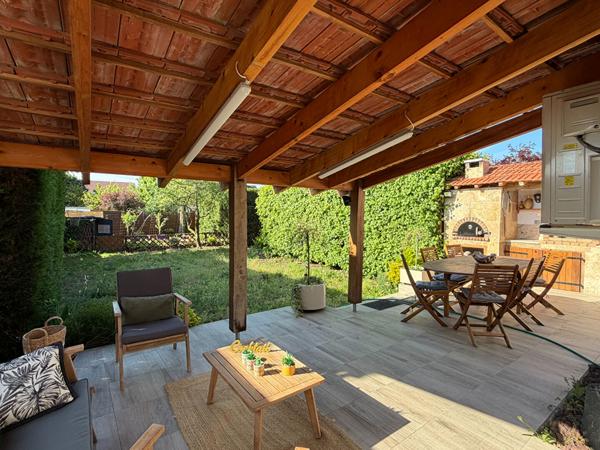 A VENDRE - Maison 5 pièce(s) 120 m2 à MEAUX, garage et jardin.