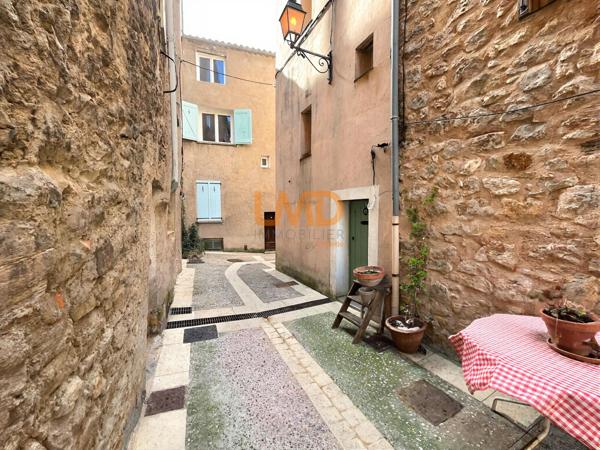 Maison de Village 18 ème en Pierre Fort Potentiel Châteaudouble