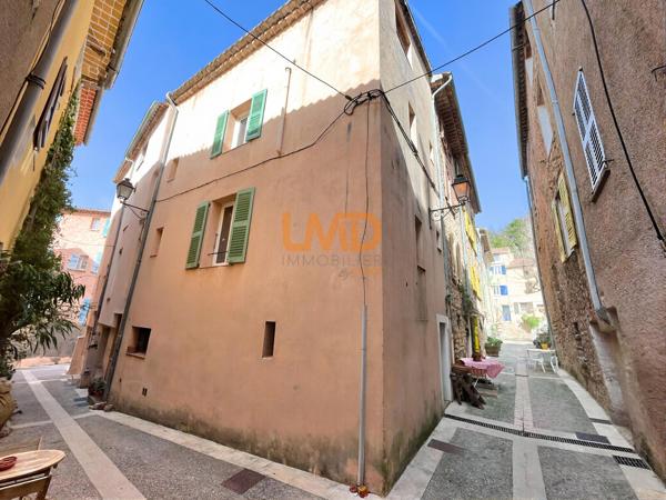 Maison de Village 18 ème en Pierre Fort Potentiel Châteaudouble